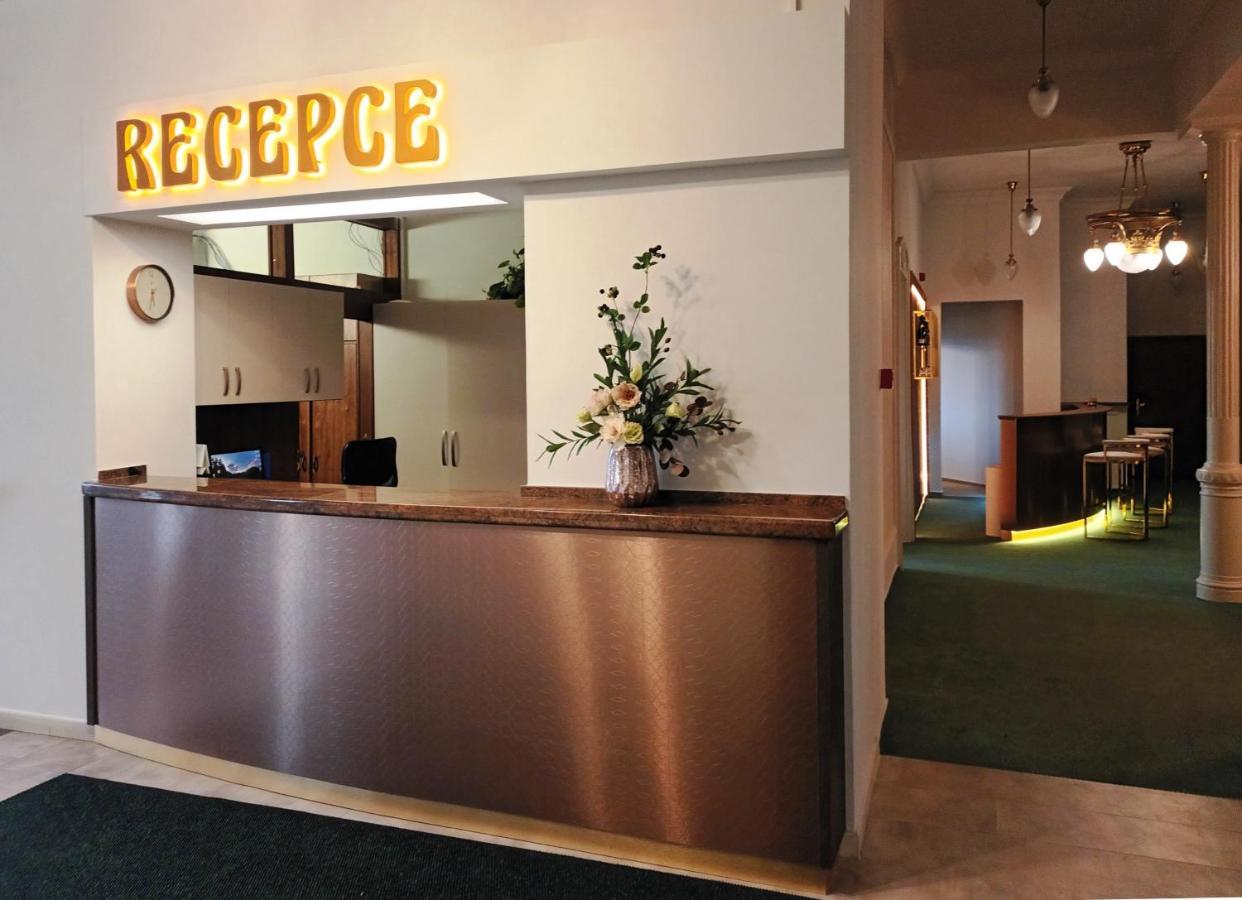 Hotel Maxim Mariańskie Łaźnie Zewnętrze zdjęcie