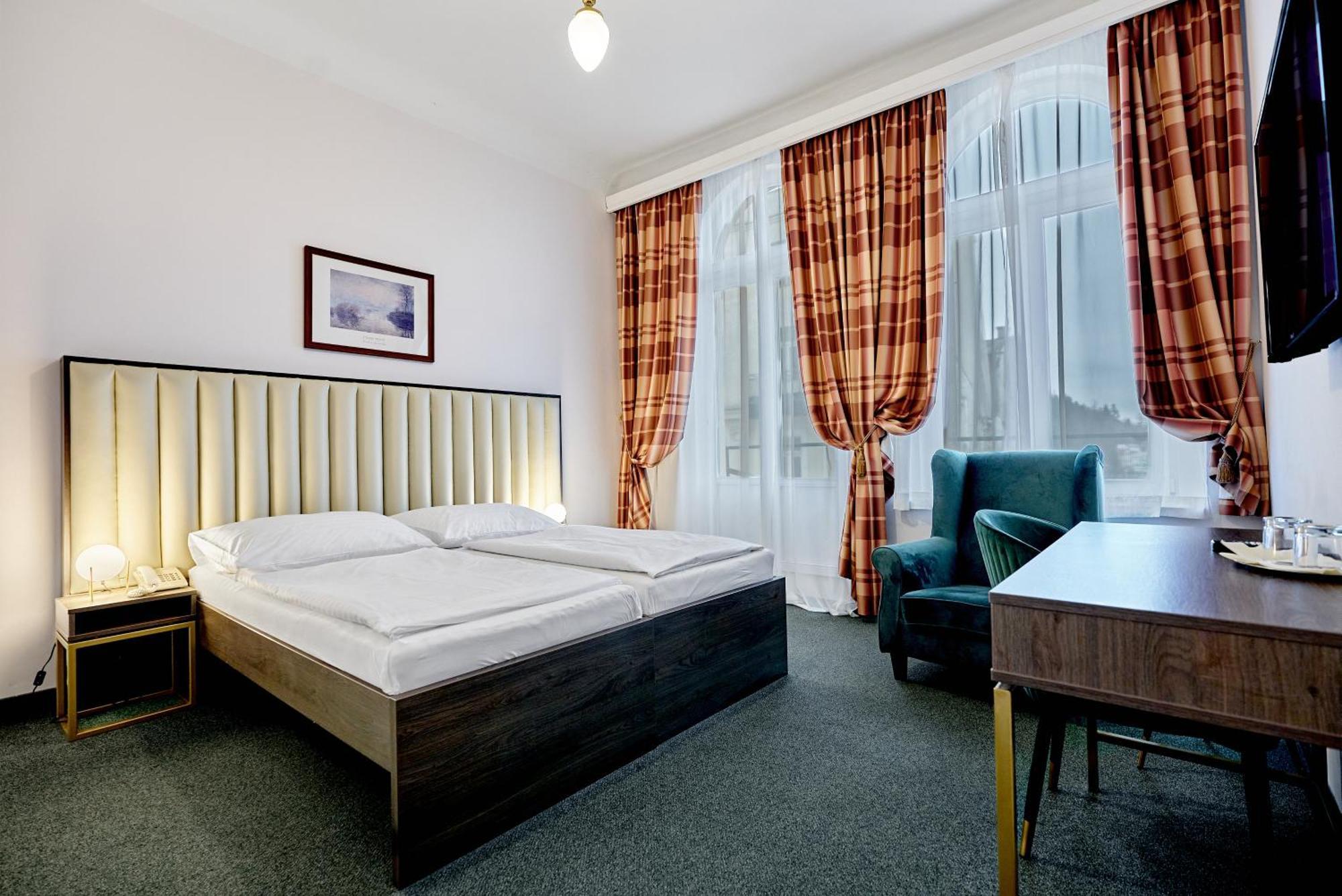 Hotel Maxim Mariańskie Łaźnie Zewnętrze zdjęcie
