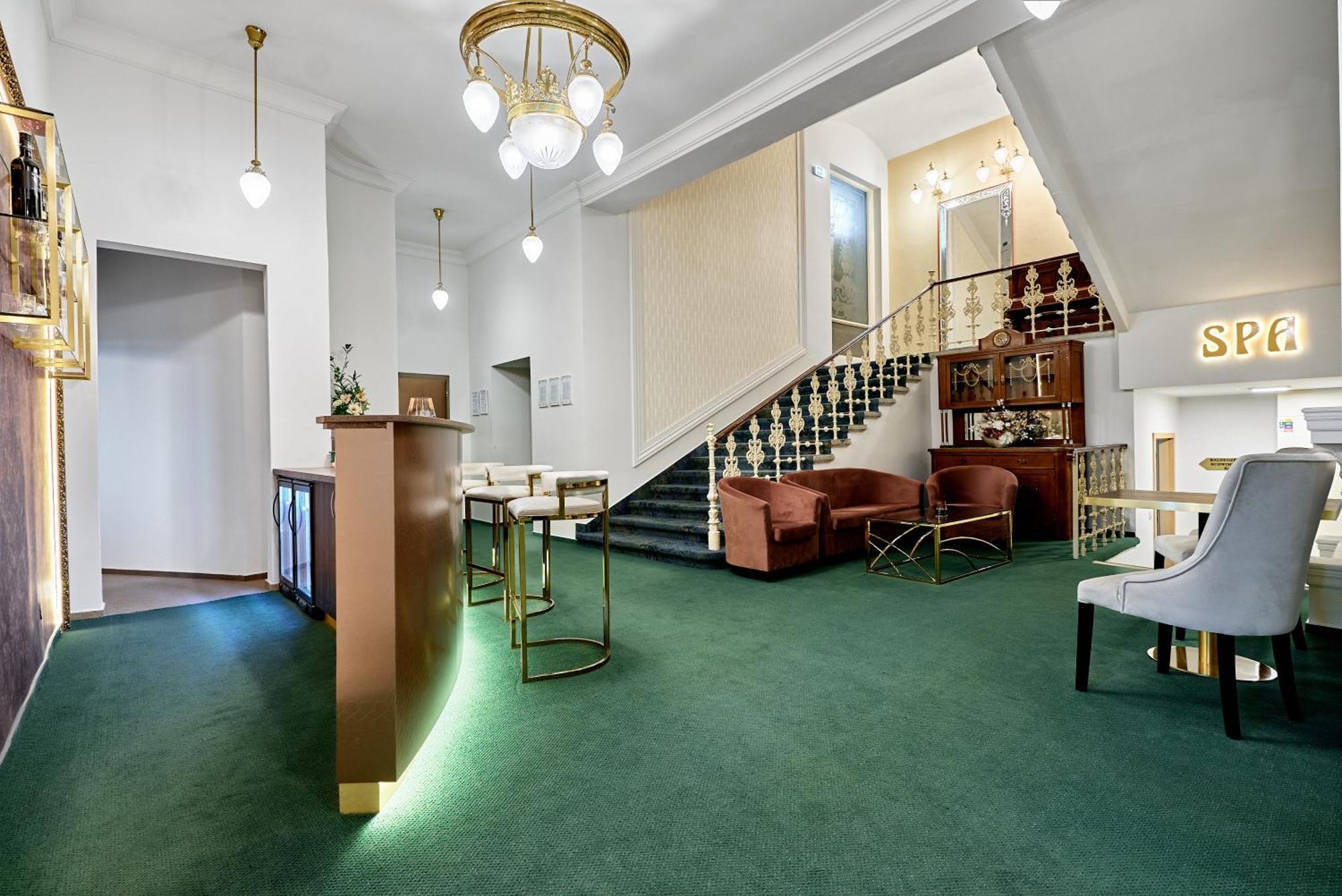 Hotel Maxim Mariańskie Łaźnie Zewnętrze zdjęcie